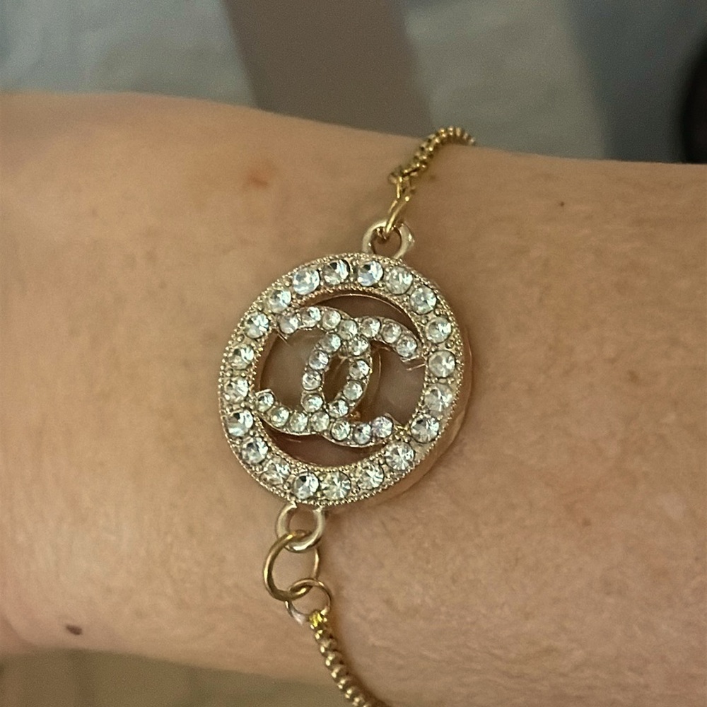 Fashion bracelet crafted from stamped zipper pull
